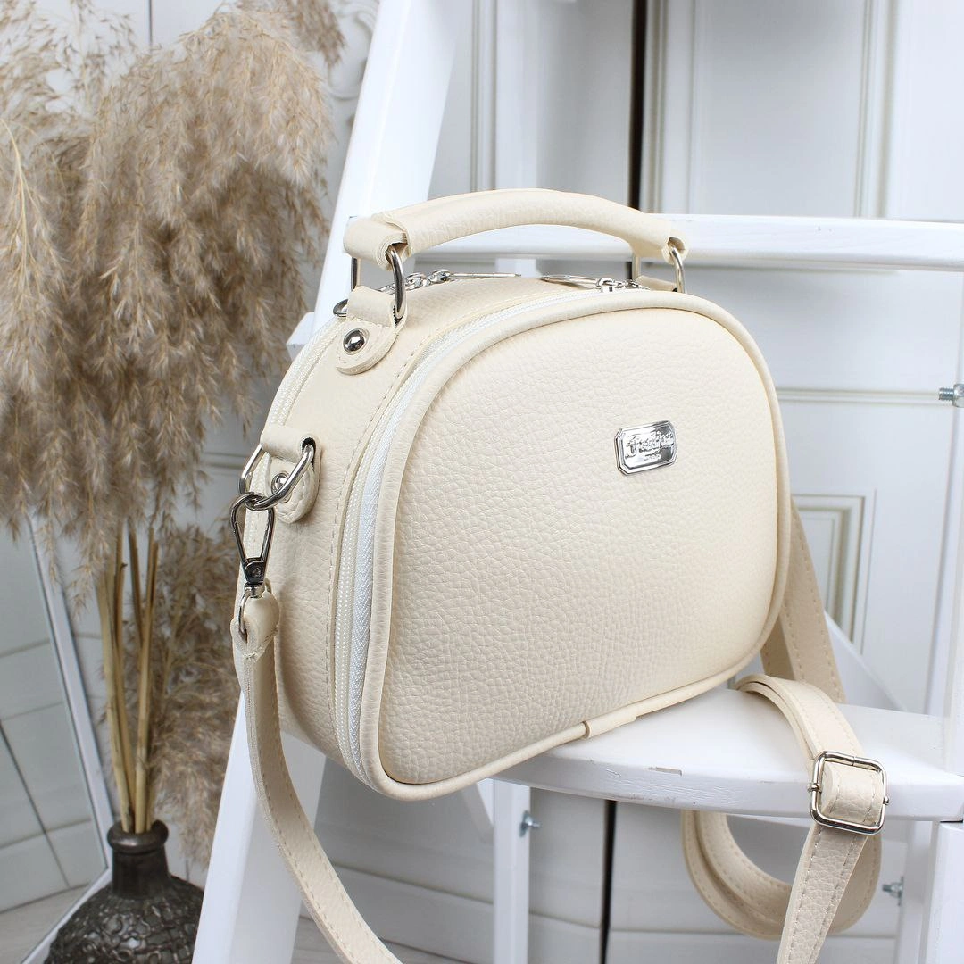 Жіноча сумка  беж з екошкіри, легка повсякденна крос-боді